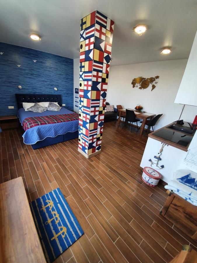 Apartamentai Vyta Plius クライペダ エクステリア 写真
