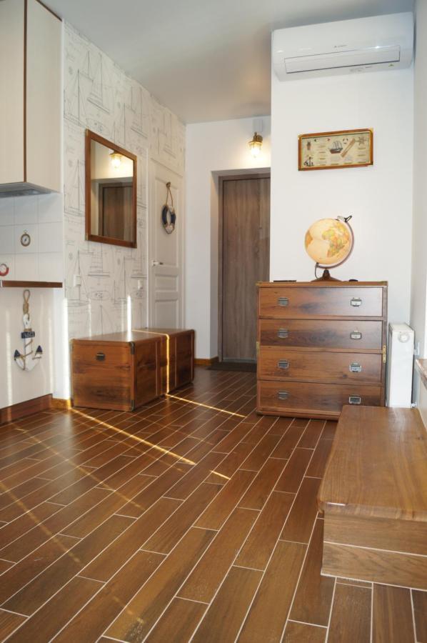 Apartamentai Vyta Plius クライペダ エクステリア 写真